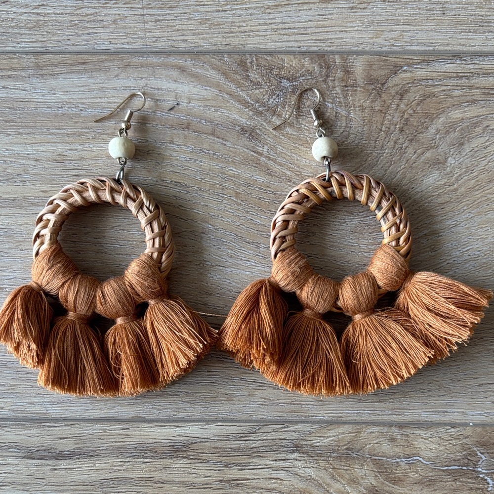 ☀️Vacation🏖️ ✨Bohemian Tassel Earrings in Tan